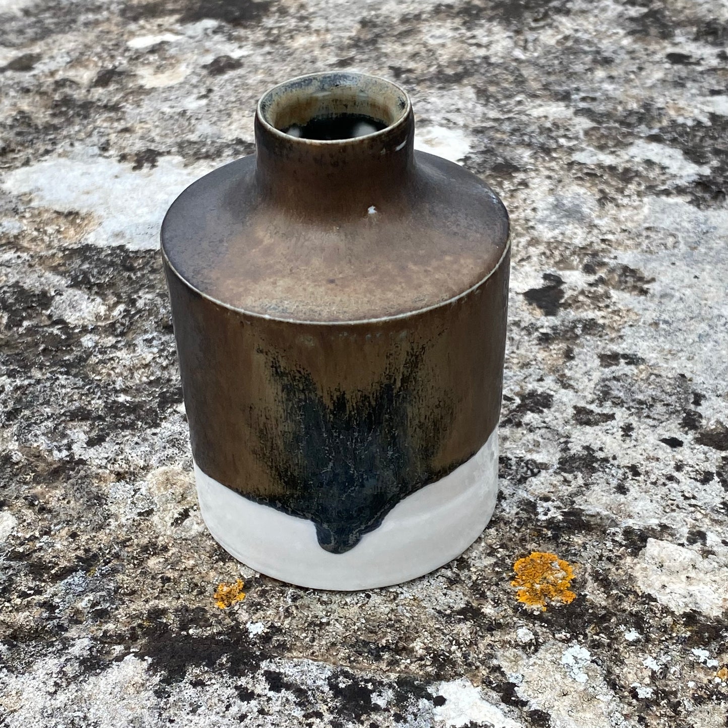 Vase.